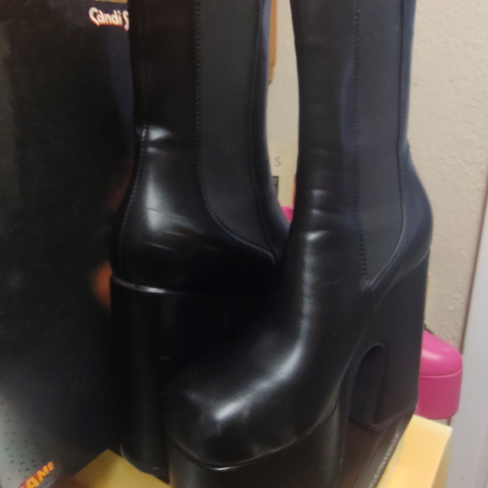 Women’s Black Platform Boots - Sleek Elevated Ankle Boot By Lamoda, Size 7 - Picture 3 of 6